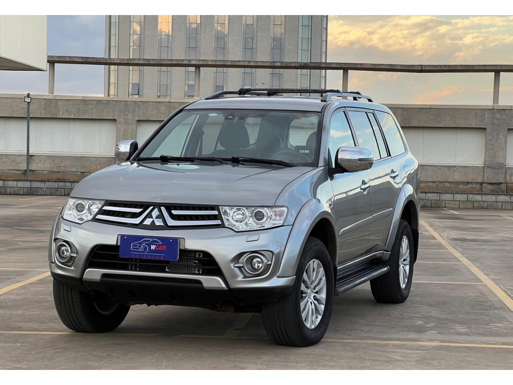 MITSUBISHI PAJERO DAKAR 3.5 HPE 7 LUGARES 4X4 V6 24V FLEX 4P AUTOMÁTICO