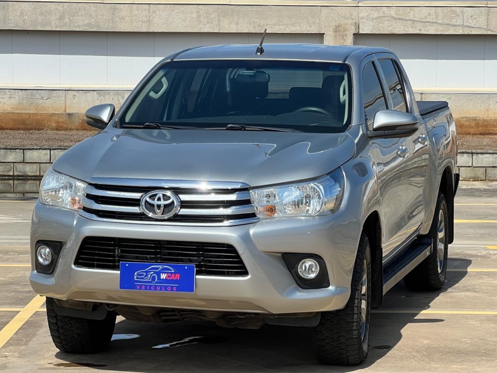 TOYOTA HILUX HILUX CD STD 2.8 16V TURBO DIE 4X4 4P C/AR