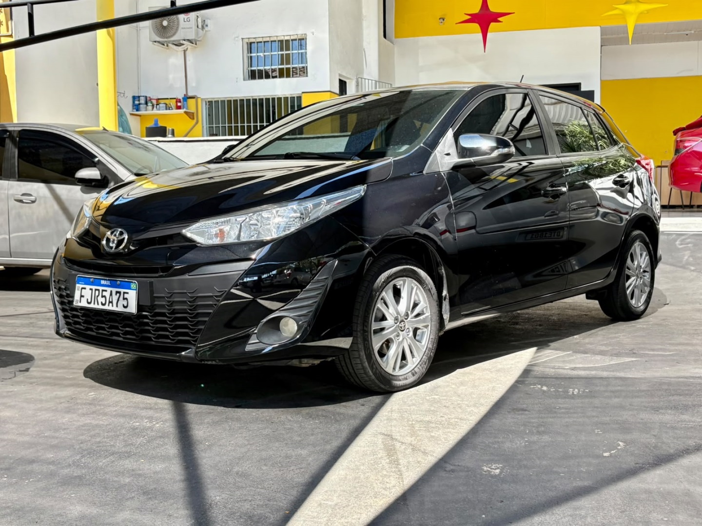 TOYOTA YARIS