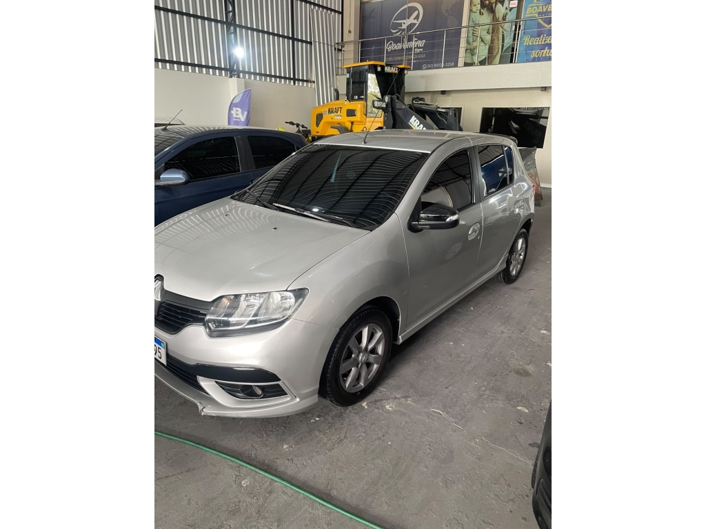 RENAULT SANDERO