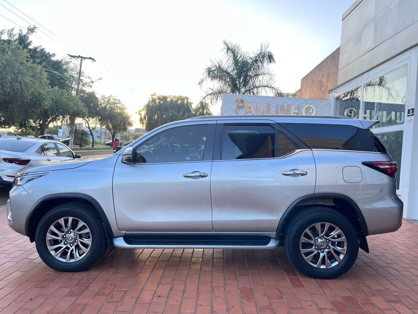 TOYOTA HILUX SW4