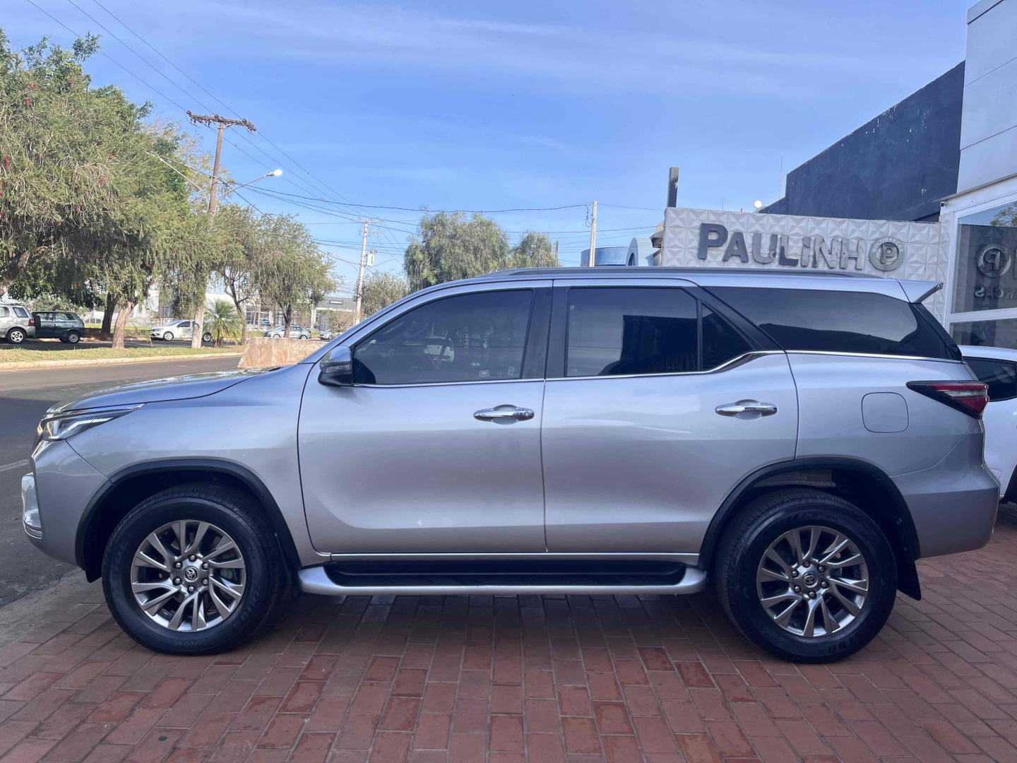 TOYOTA HILUX SW4