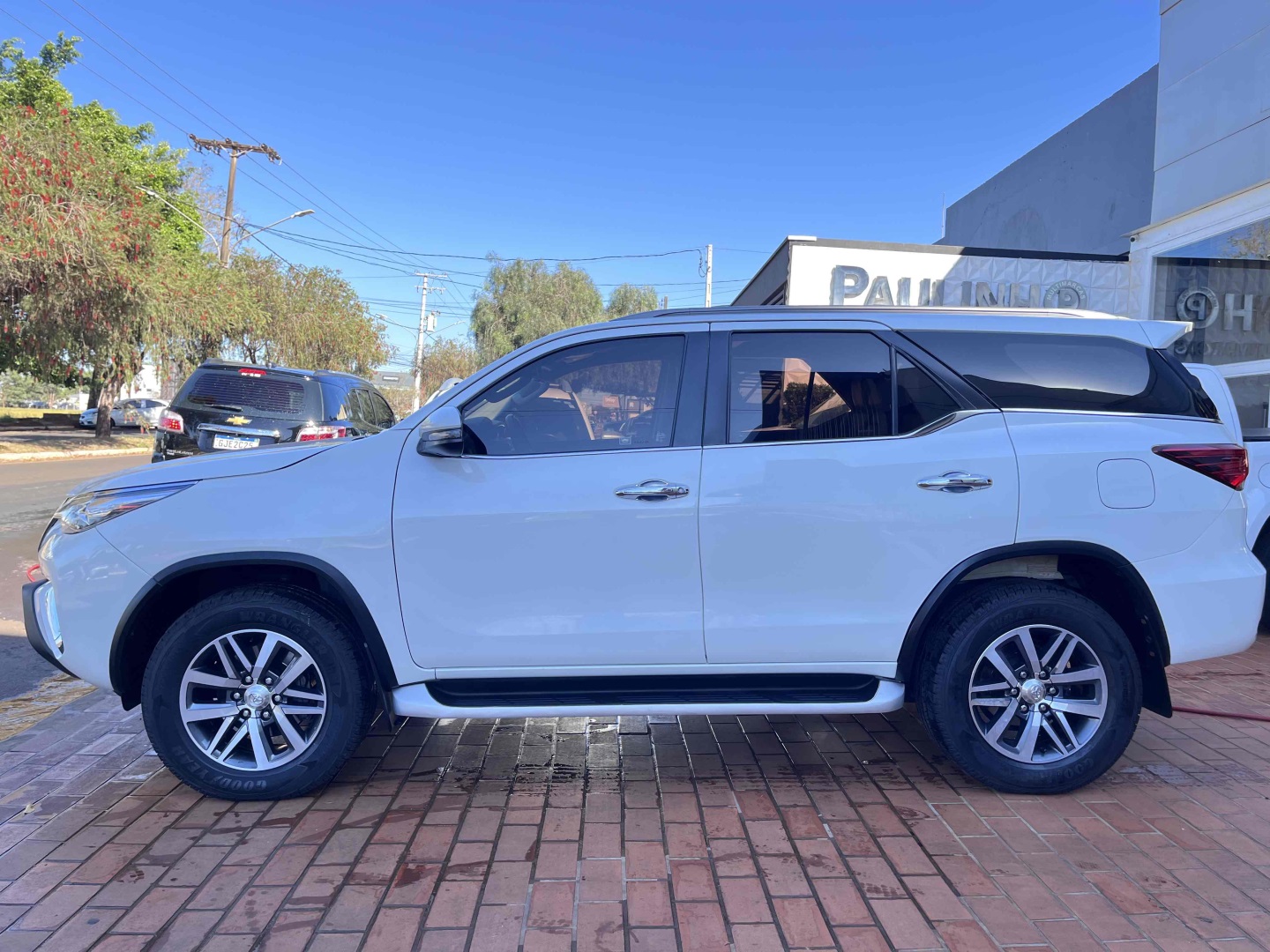 TOYOTA HILUX SW4