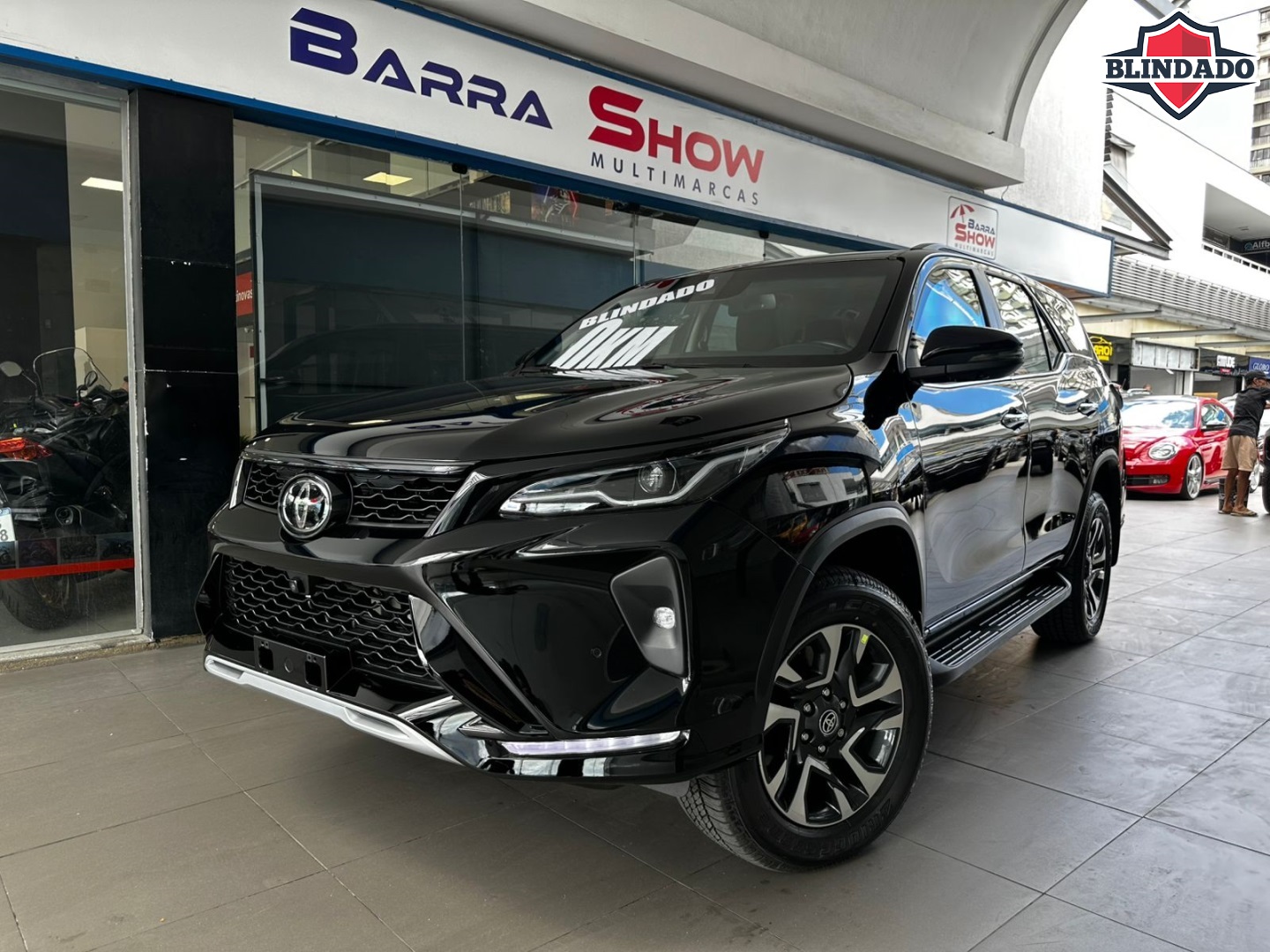 TOYOTA HILUX SW4