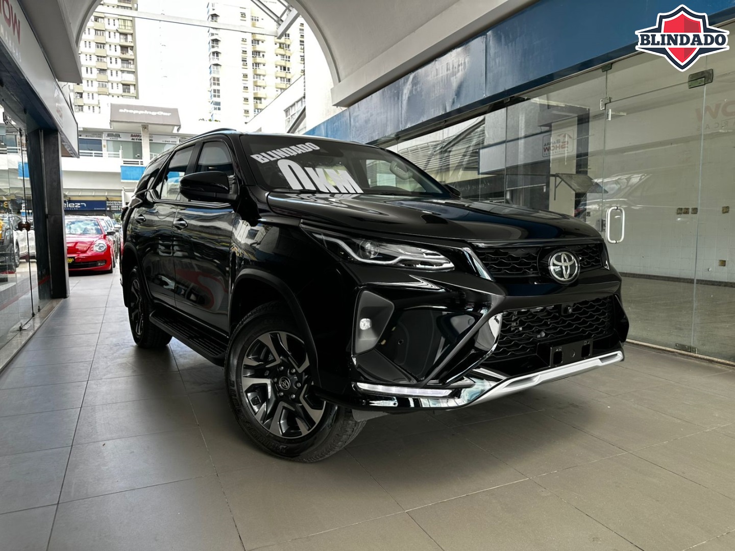 TOYOTA HILUX SW4 2.8 D-4D TURBO DIESEL SRX PLATINUM 7L 4X4 AUTOMÁTICO