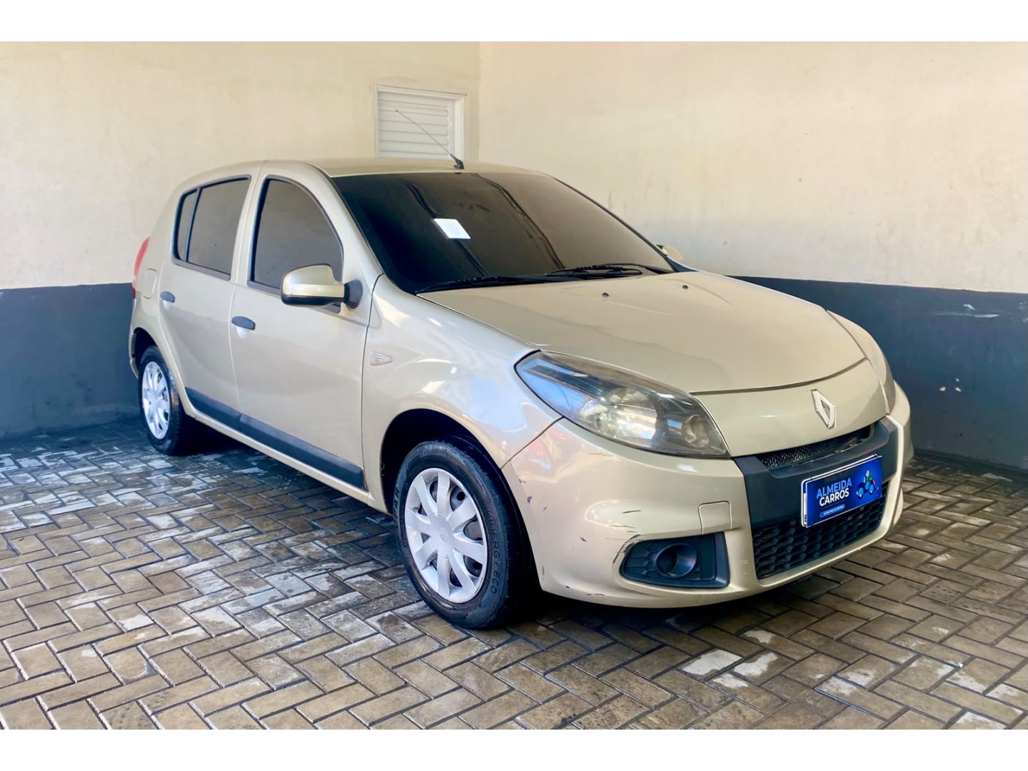 RENAULT SANDERO
