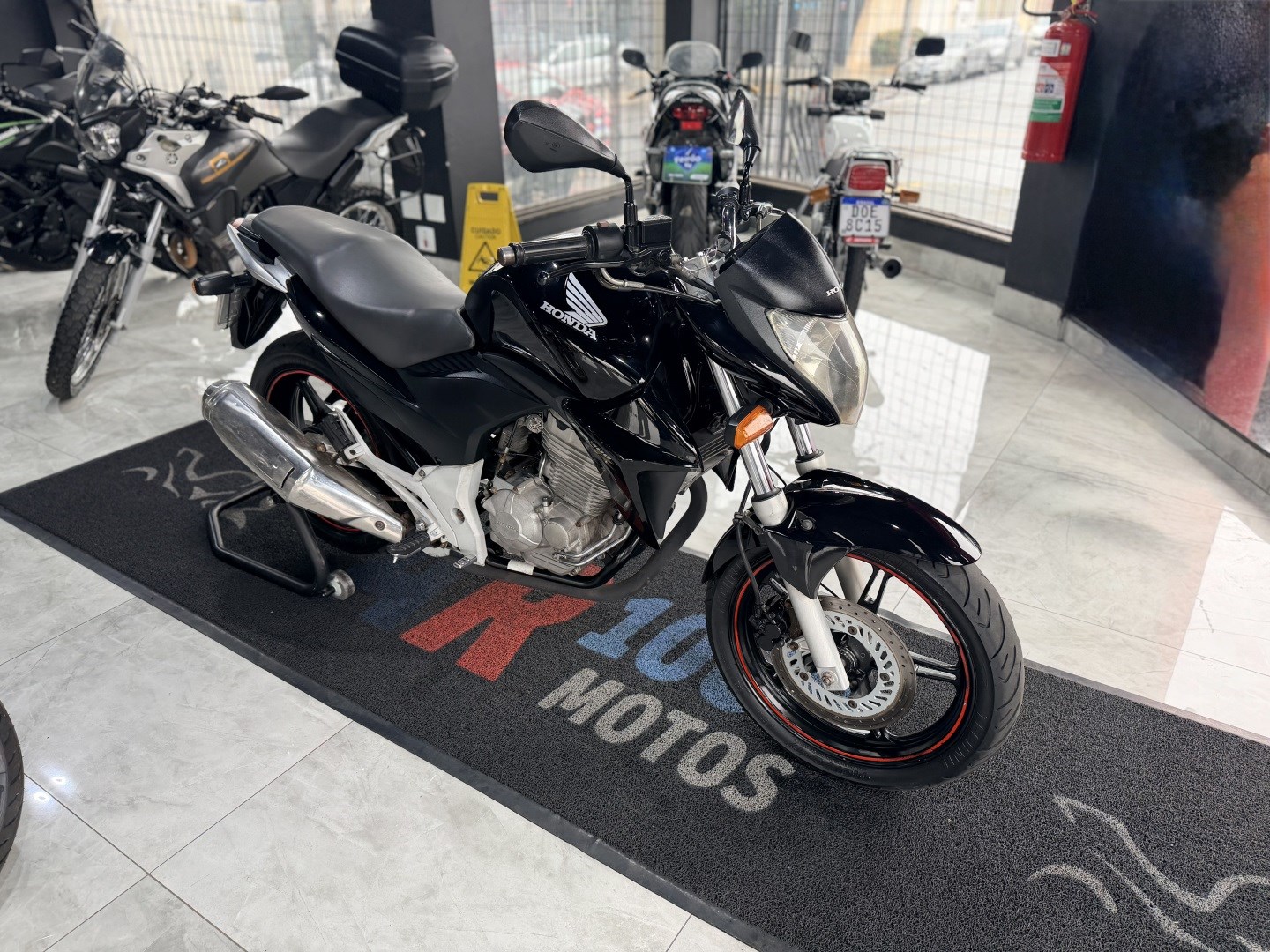 HONDA CB 300R