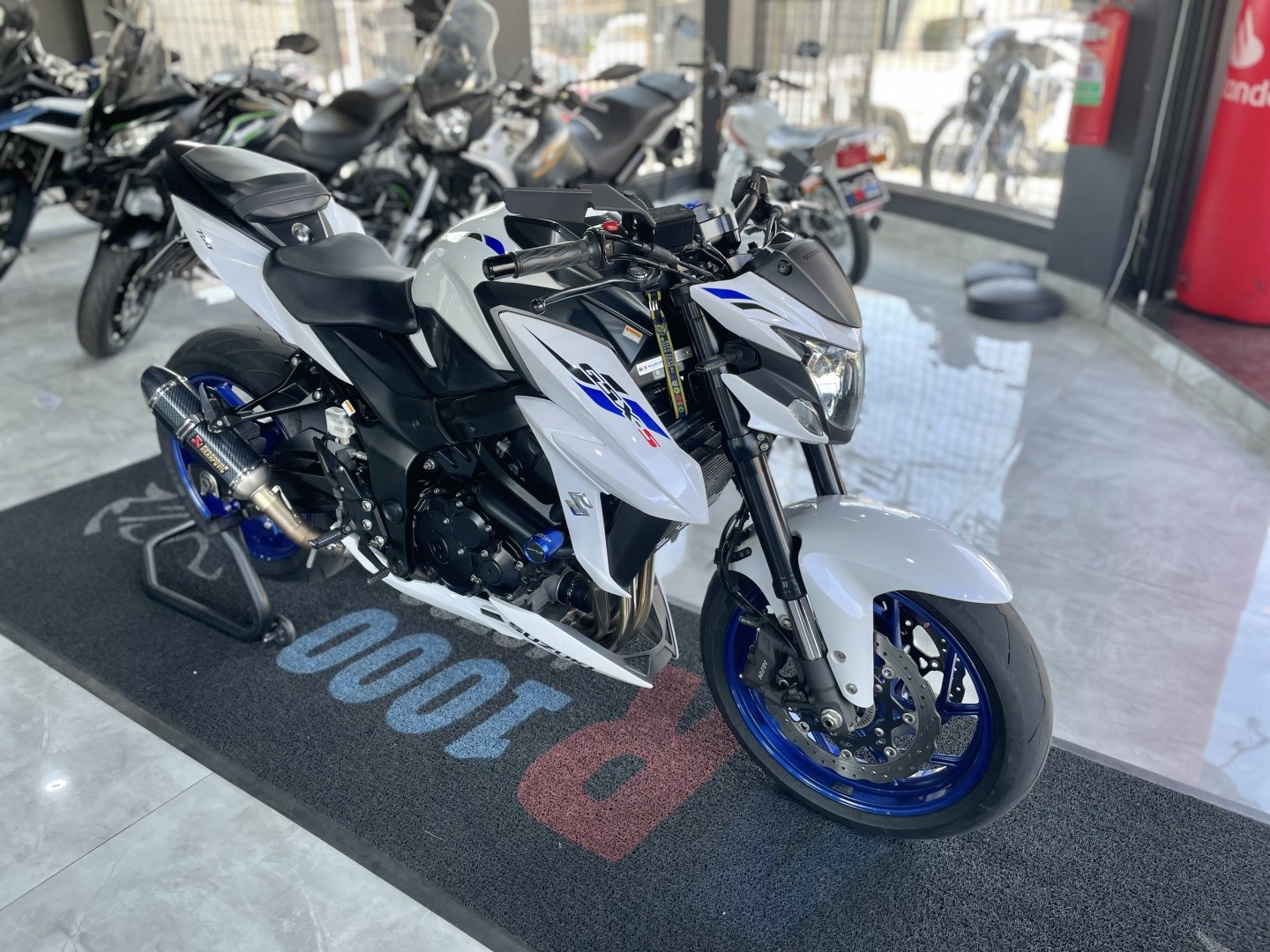 SUZUKI GSX-S 750