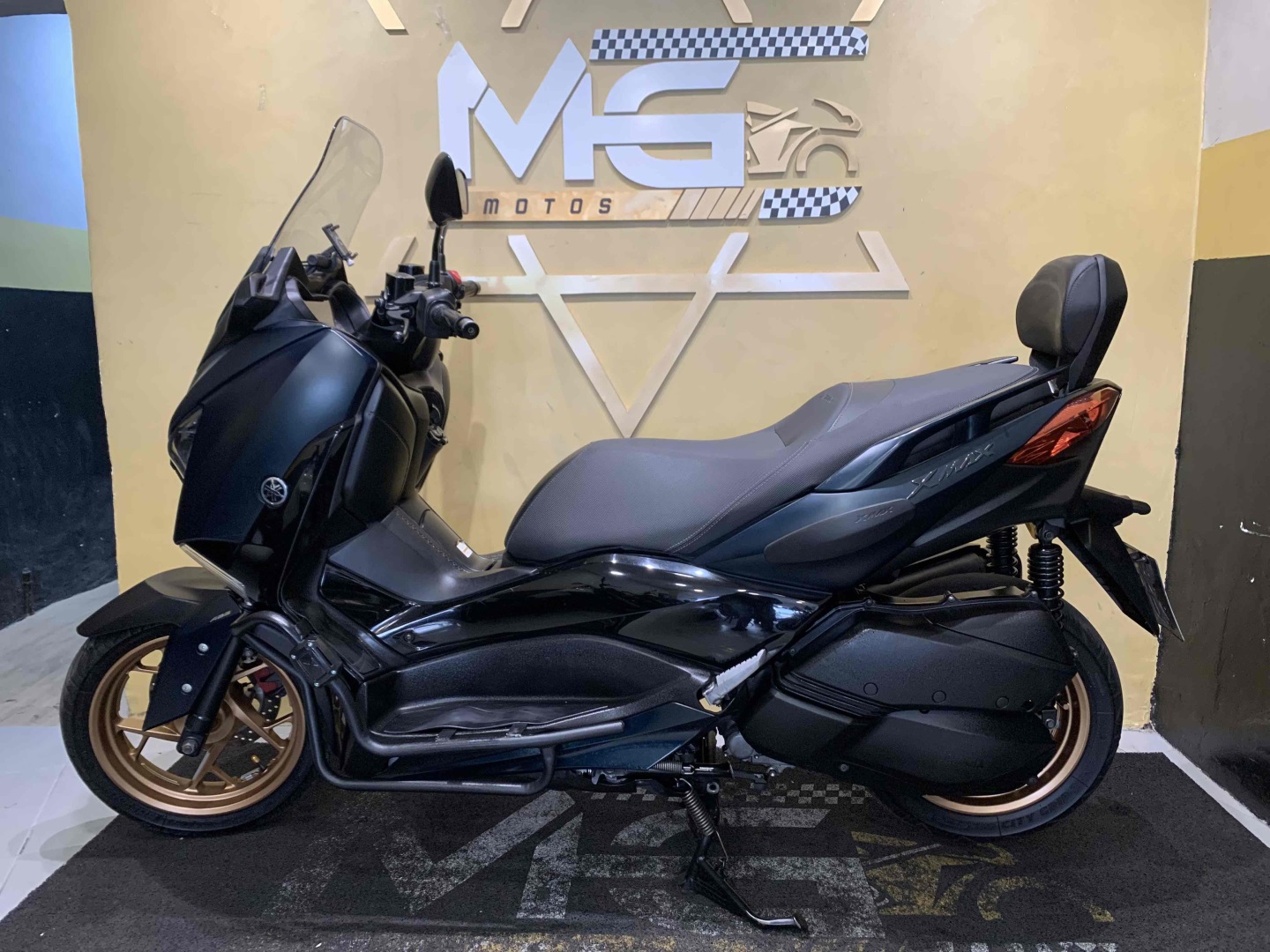 YAMAHA XMAX 250 ABS