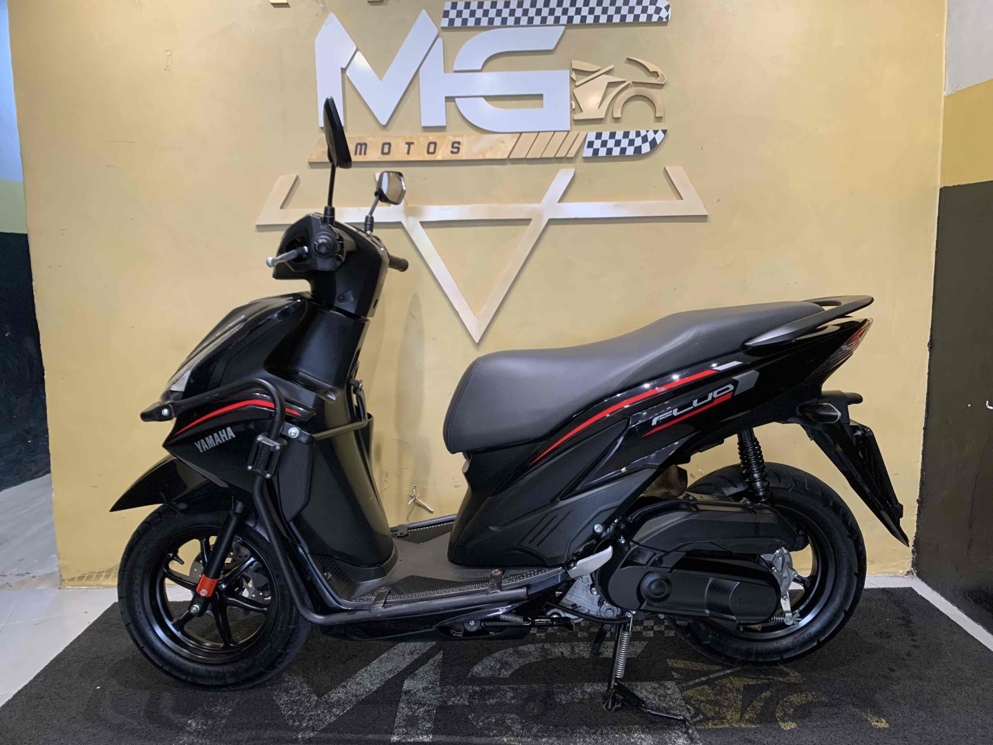 YAMAHA FLUO 125 HYBRID CONNECTED ABS