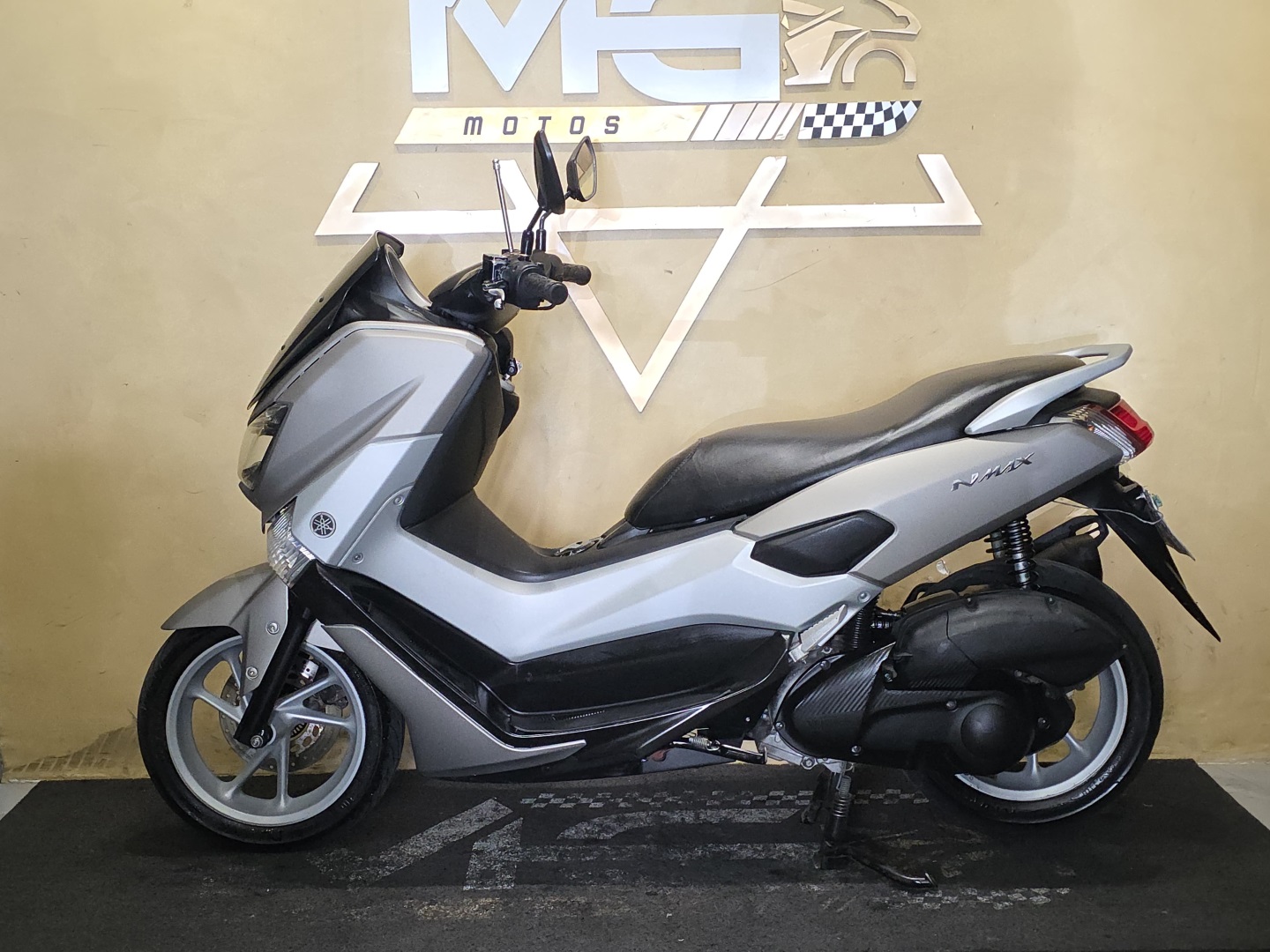 YAMAHA NMAX 160