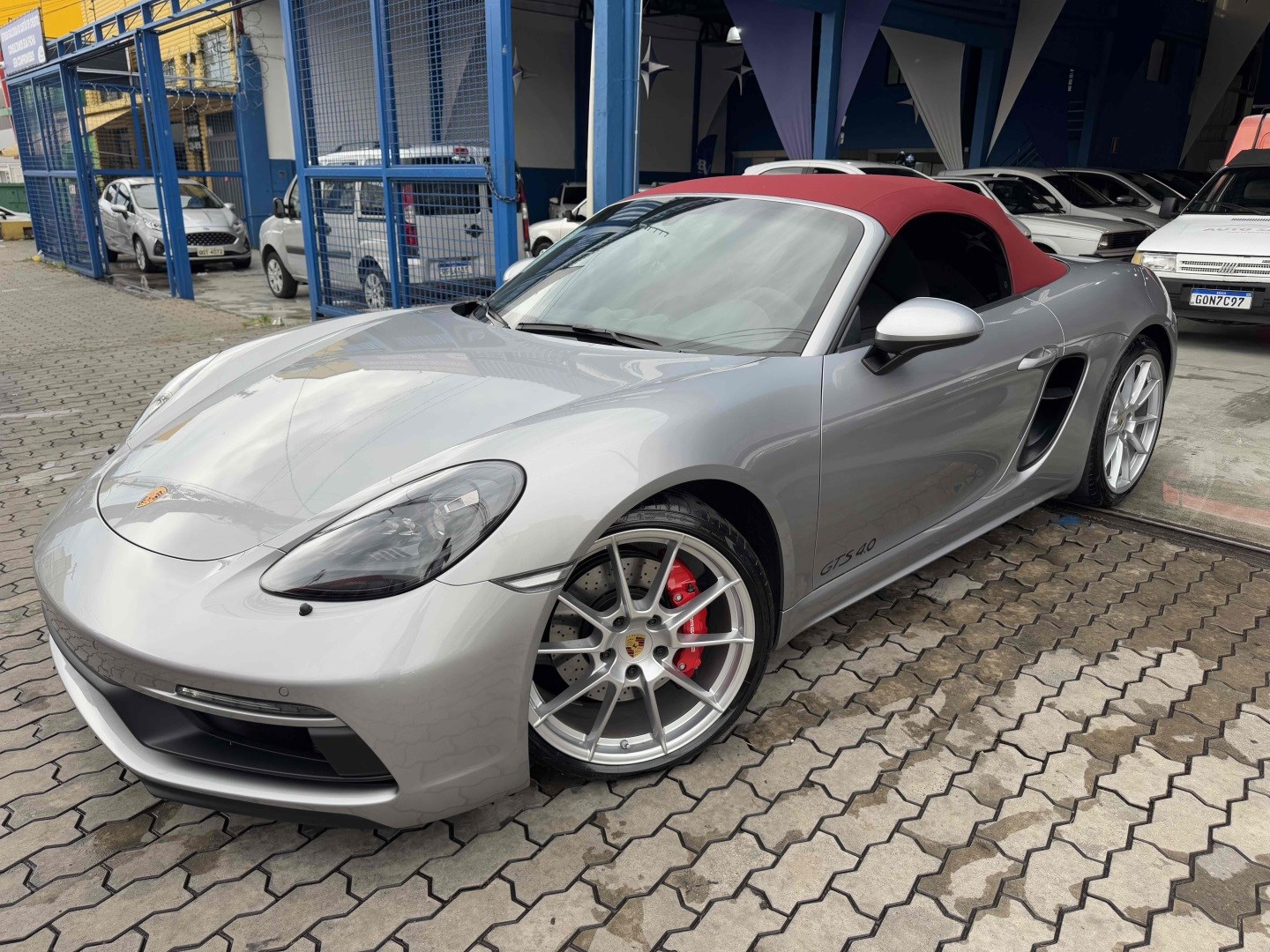 PORSCHE 718