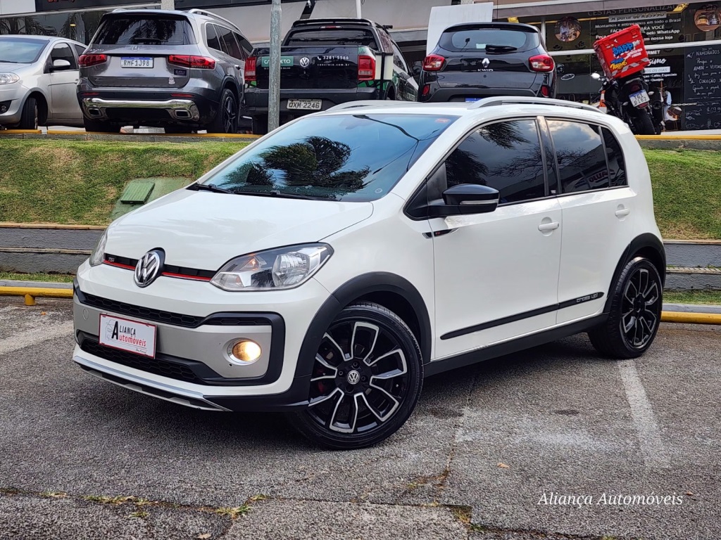 VOLKSWAGEN CROSS UP