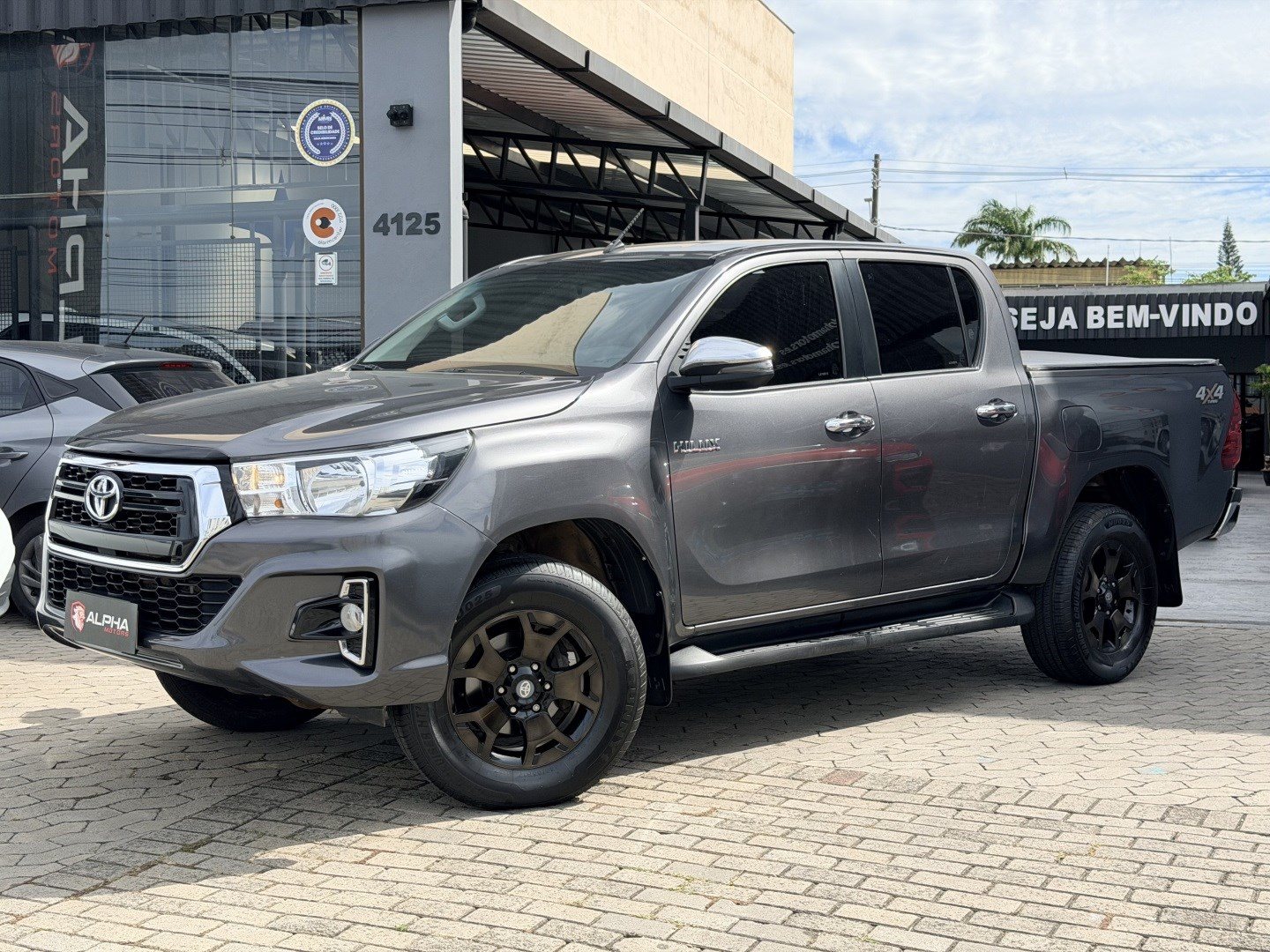 TOYOTA HILUX