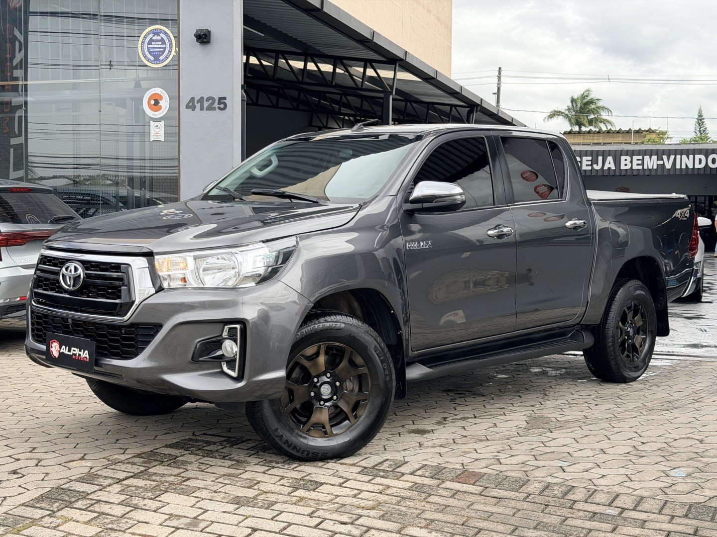 TOYOTA HILUX