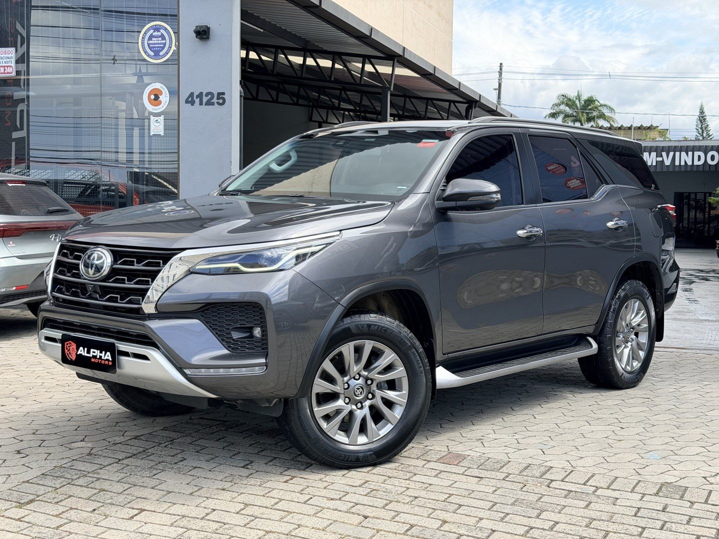 TOYOTA HILUX SW4