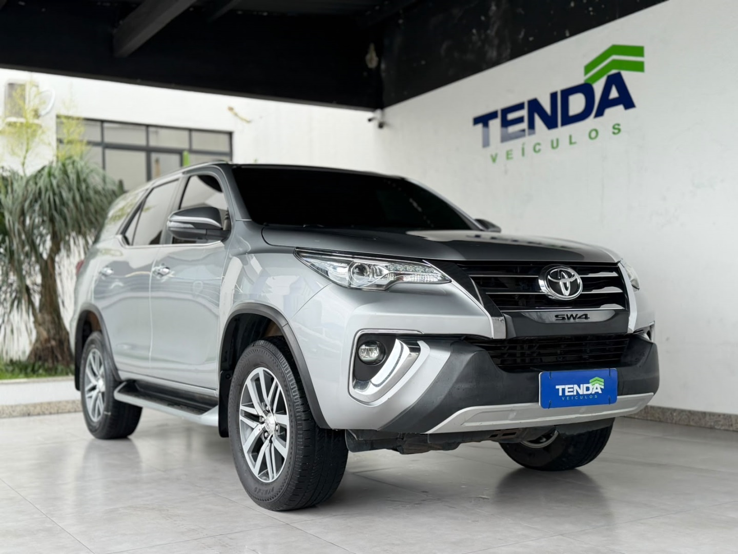 TOYOTA HILUX SW4