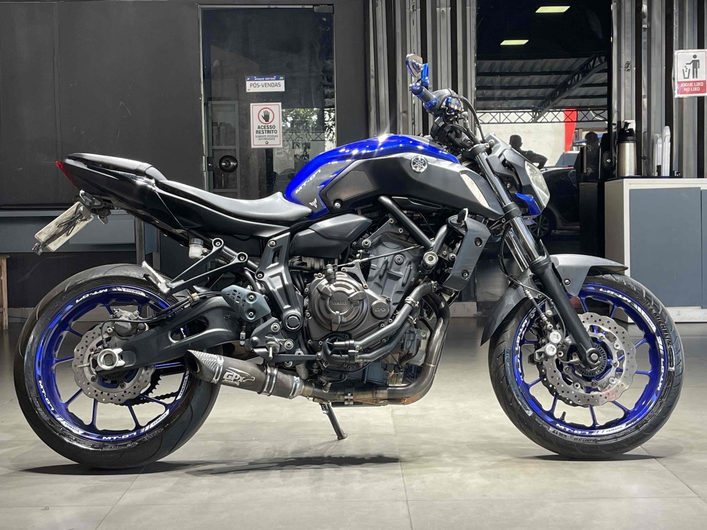 YAMAHA MT-07