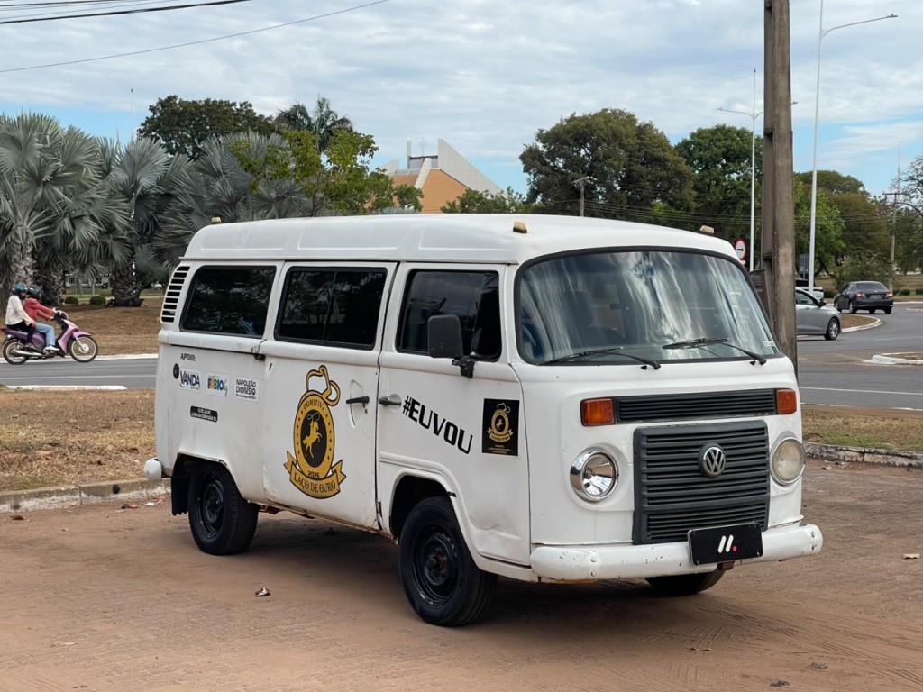 VOLKSWAGEN KOMBI