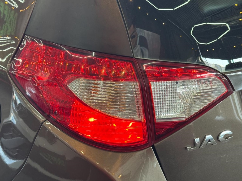 JAC J6 2.0 16V Jetflex 7 Lugares 4P Manual - foto 16