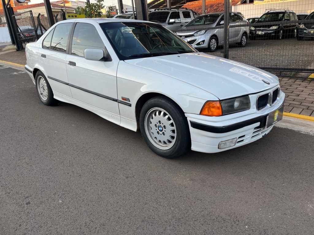 BMW 325i