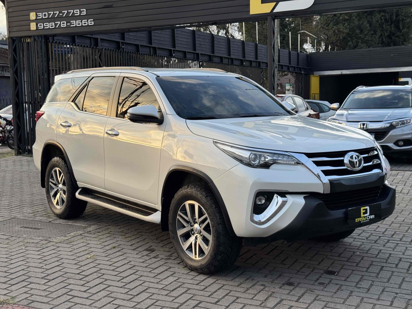TOYOTA HILUX SW4