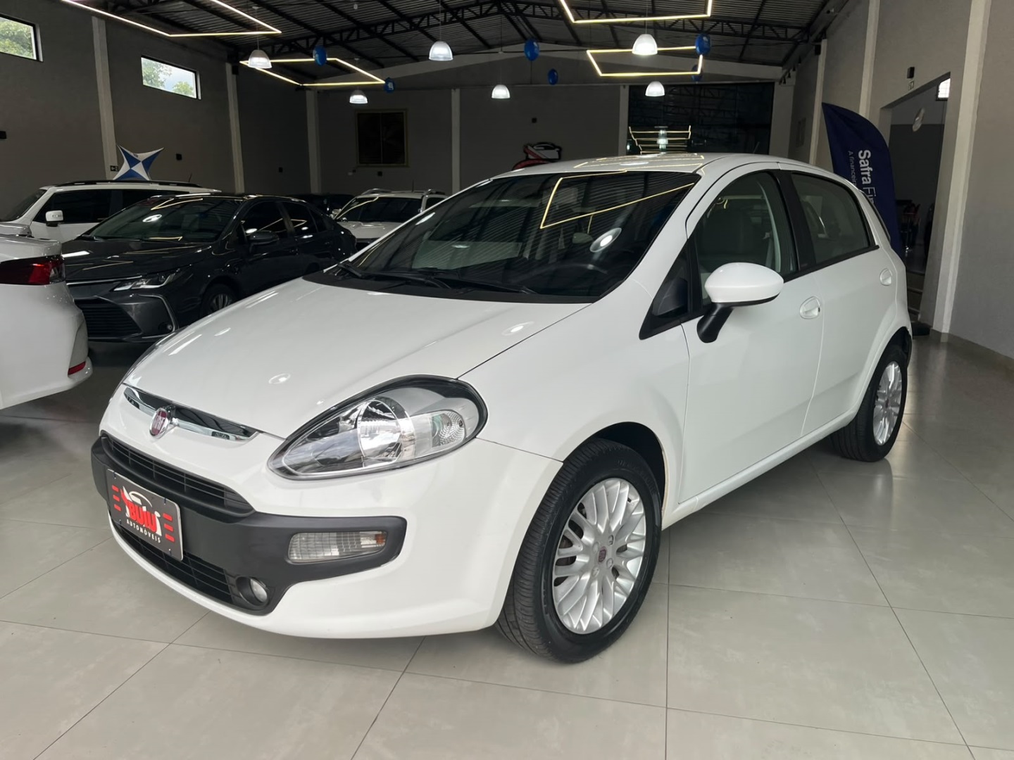 Fiat PUNTO 1.6 Essence 16V Flex 4P Manual - foto 2