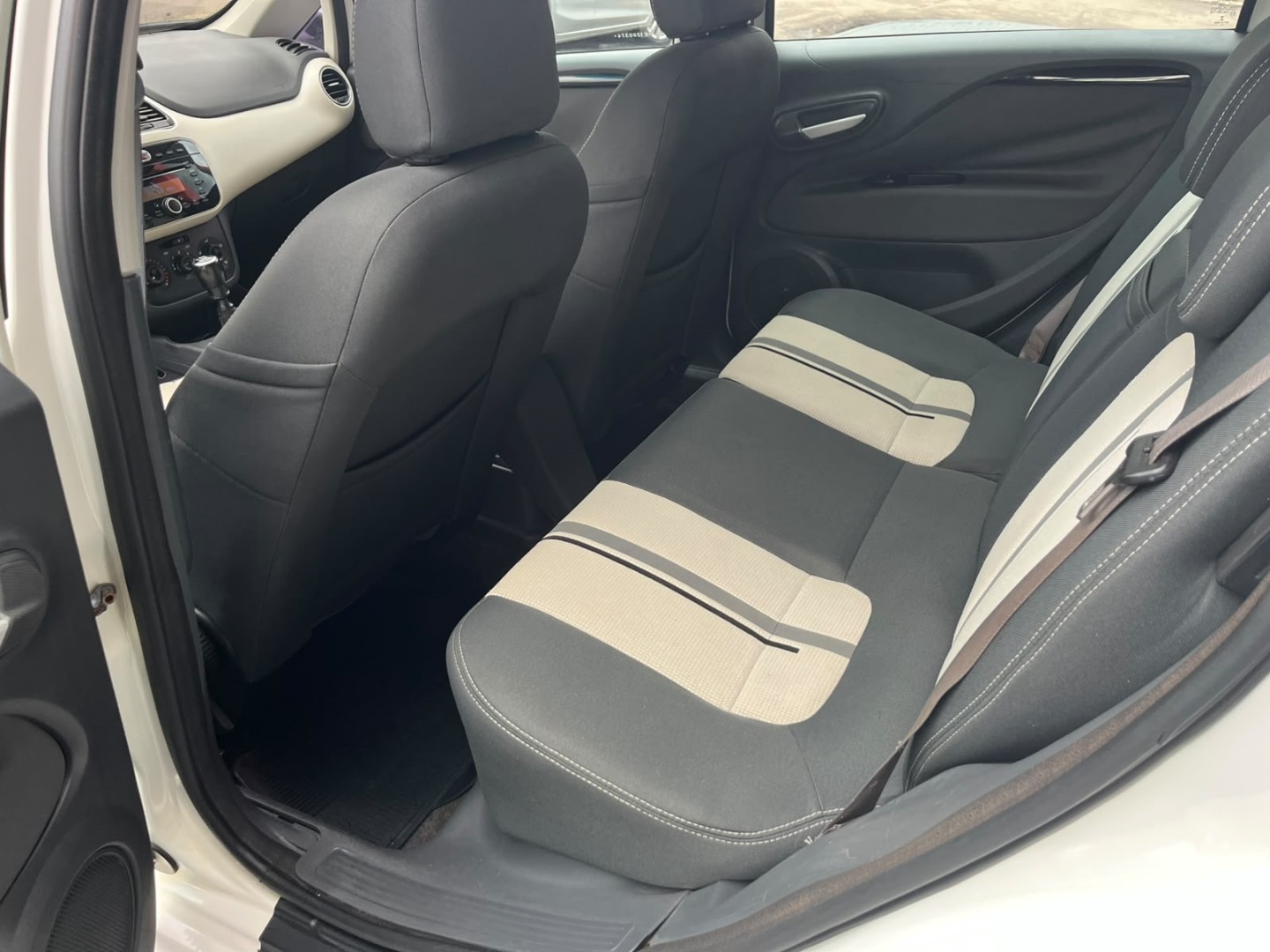 Fiat PUNTO 1.6 Essence 16V Flex 4P Manual - foto 7