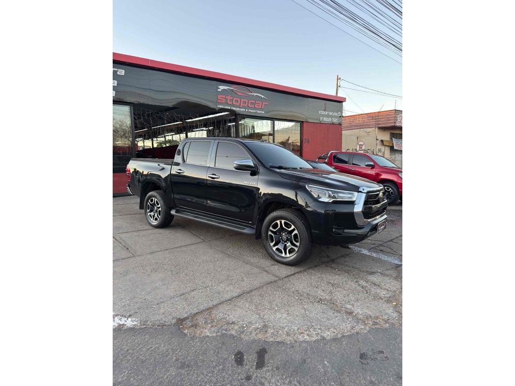 TOYOTA HILUX
