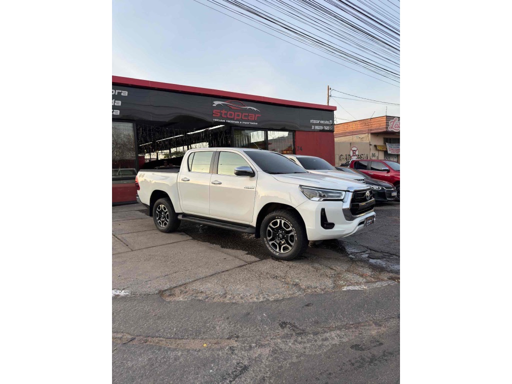 TOYOTA HILUX