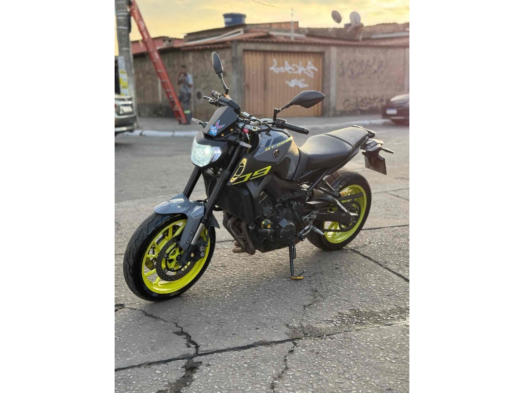 YAMAHA MT-09