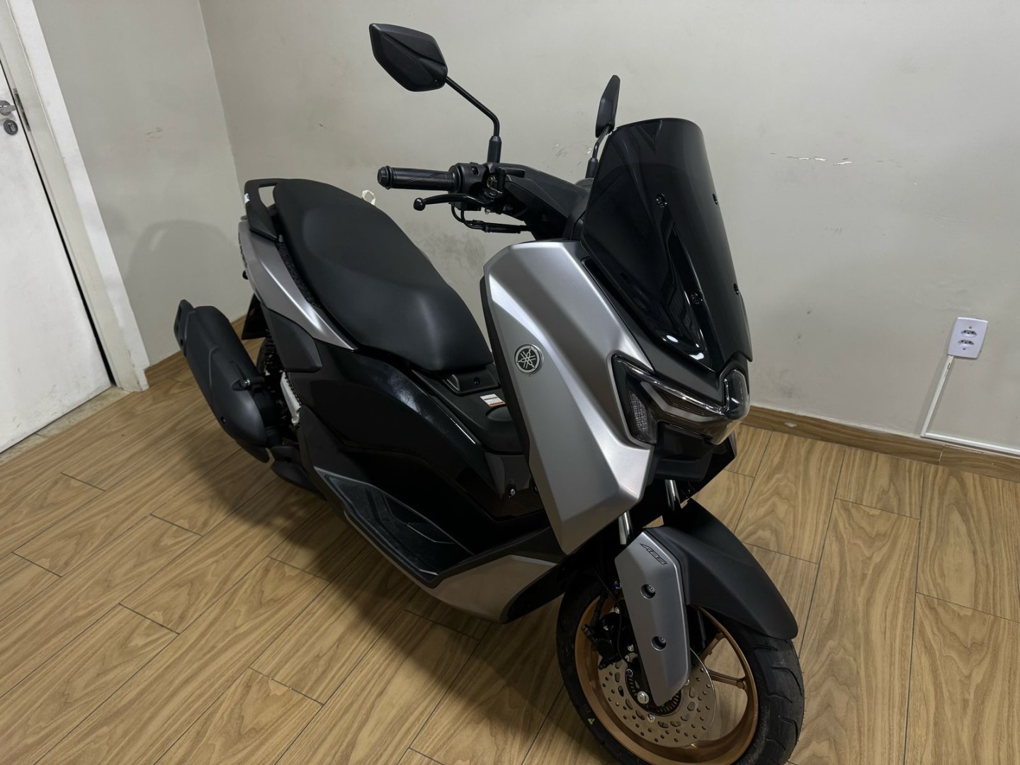 YAMAHA NMAX CONNECTED 160 SE ABS