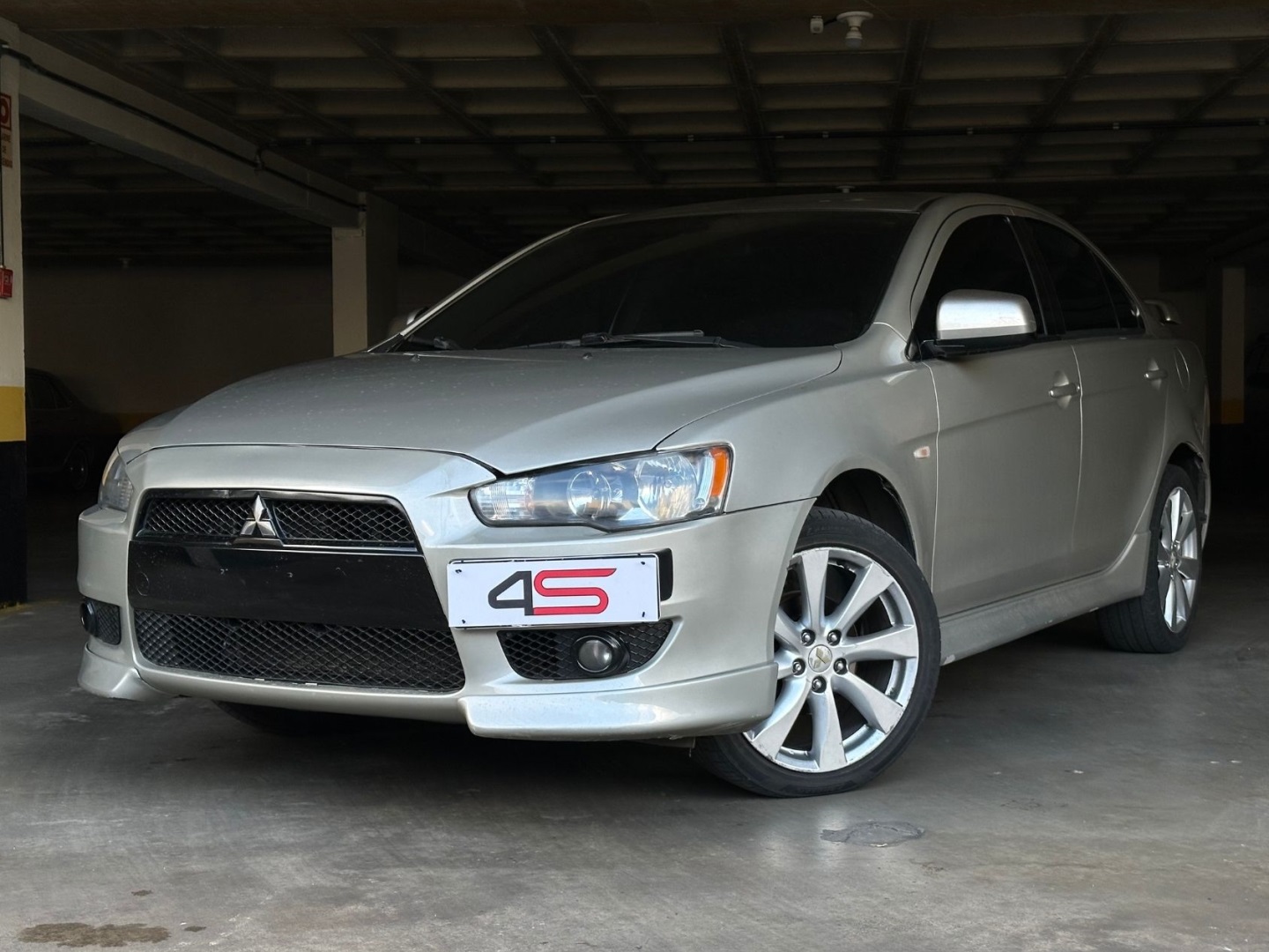 MITSUBISHI LANCER