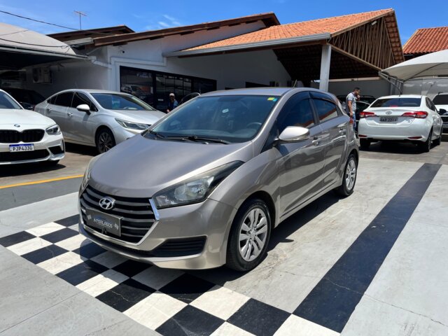 HYUNDAI HB20