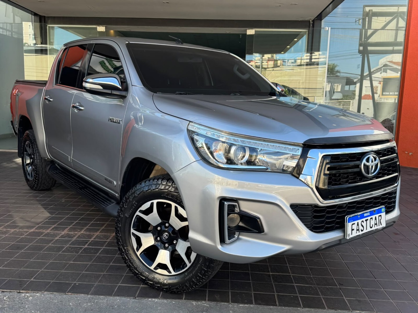 TOYOTA HILUX