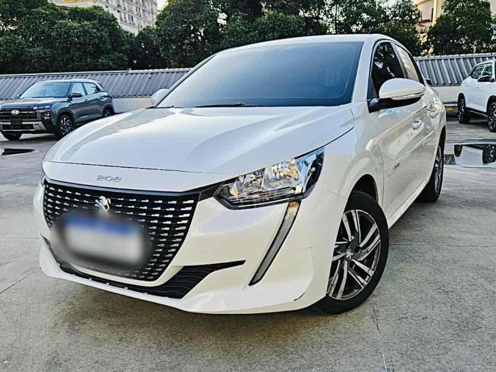 PEUGEOT 208