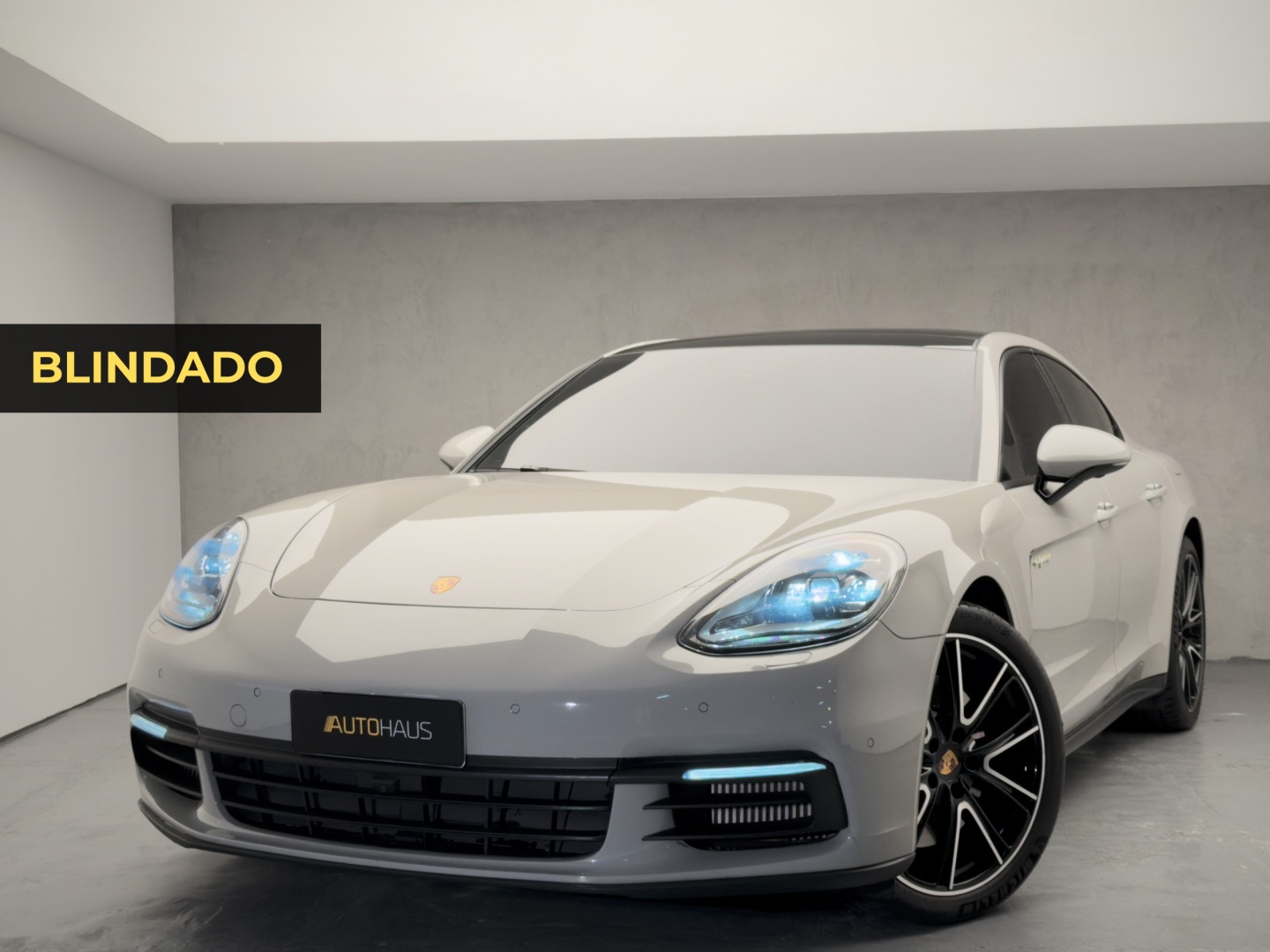 PORSCHE PANAMERA