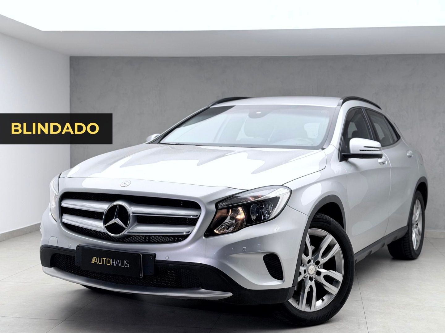 MERCEDES-BENZ GLA 200
