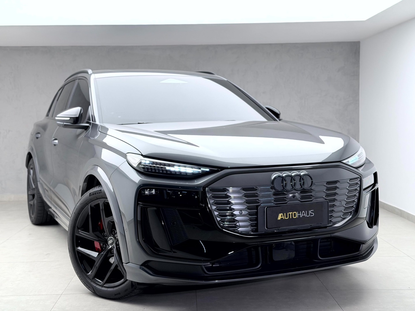 AUDI Q6 E-TRON