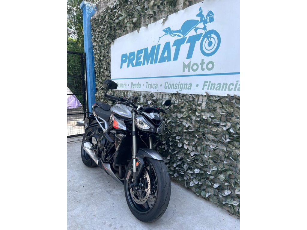 TRIUMPH STREET TRIPLE 765 RS