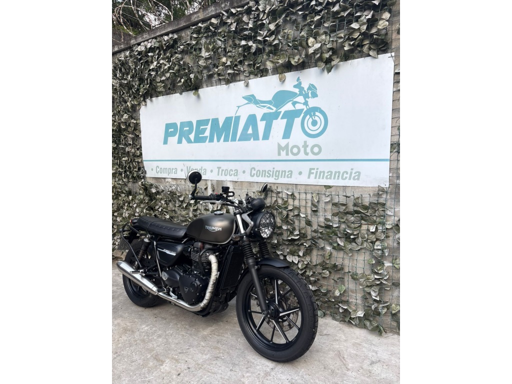 TRIUMPH STREET  TWIN 900CC