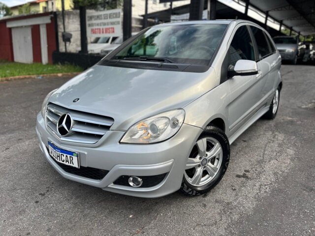 MERCEDES-BENZ B 180