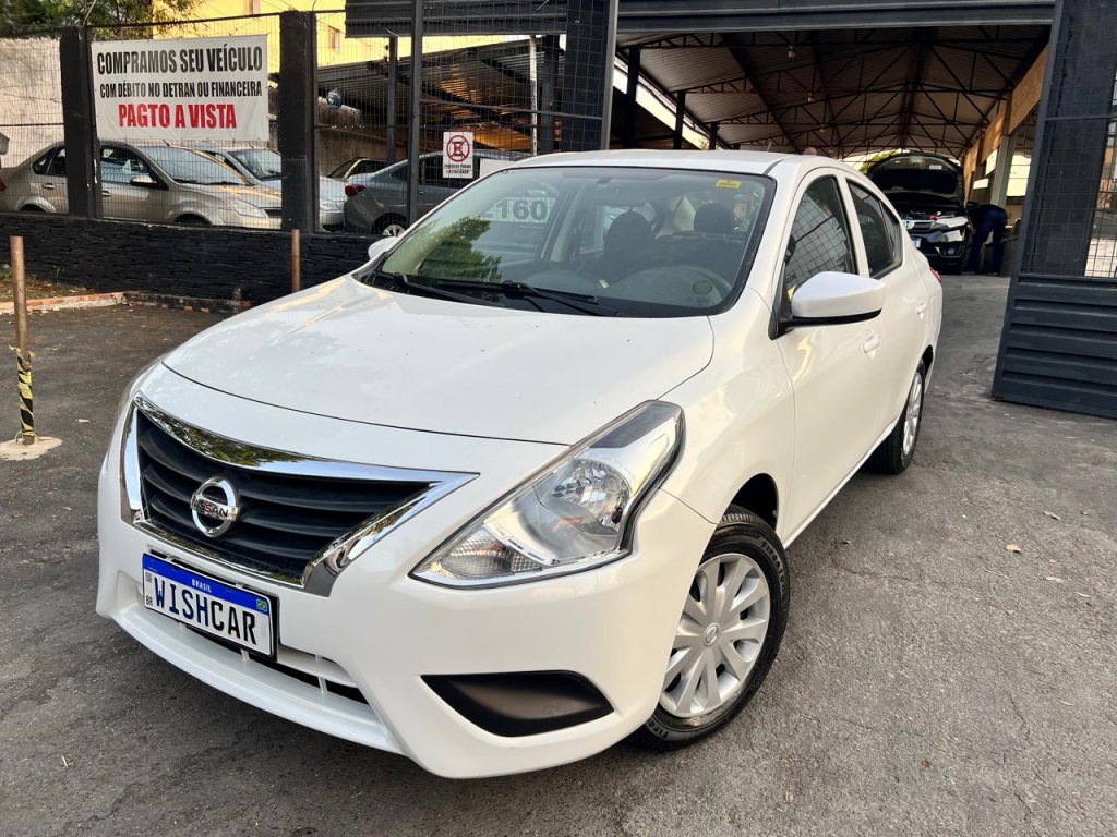 NISSAN VERSA