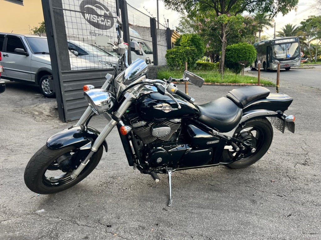 SUZUKI BOULEVARD M800 