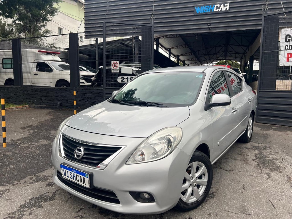 NISSAN VERSA