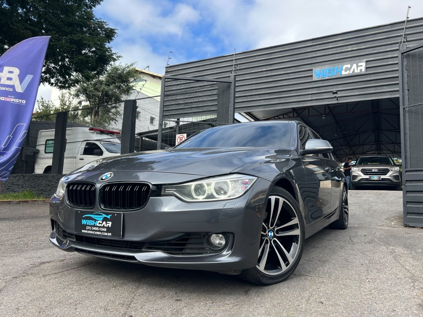 BMW 320i