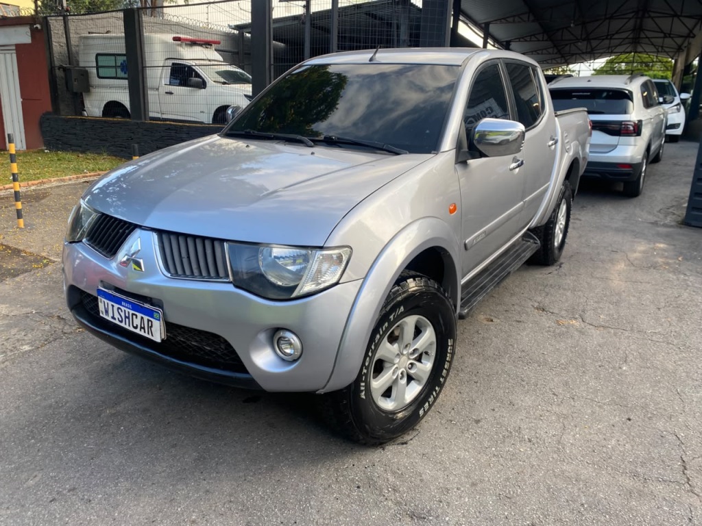 MITSUBISHI L200 TRITON
