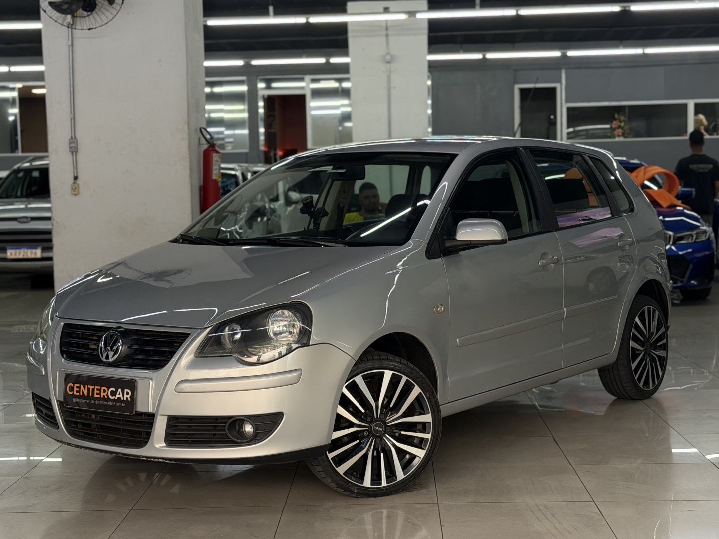 VOLKSWAGEN POLO