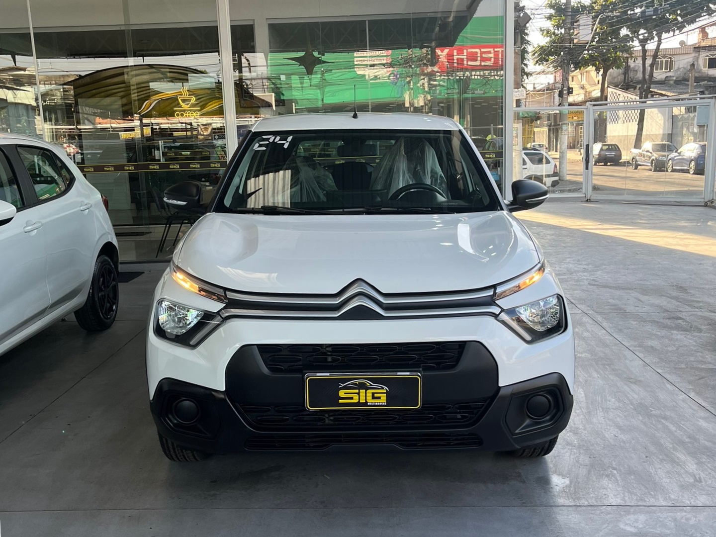 CITROEN C3 1.0 16V FLEX LIVE PACK MANUAL 2024 Branco - Miniatura 2 - SIG Multimarcas