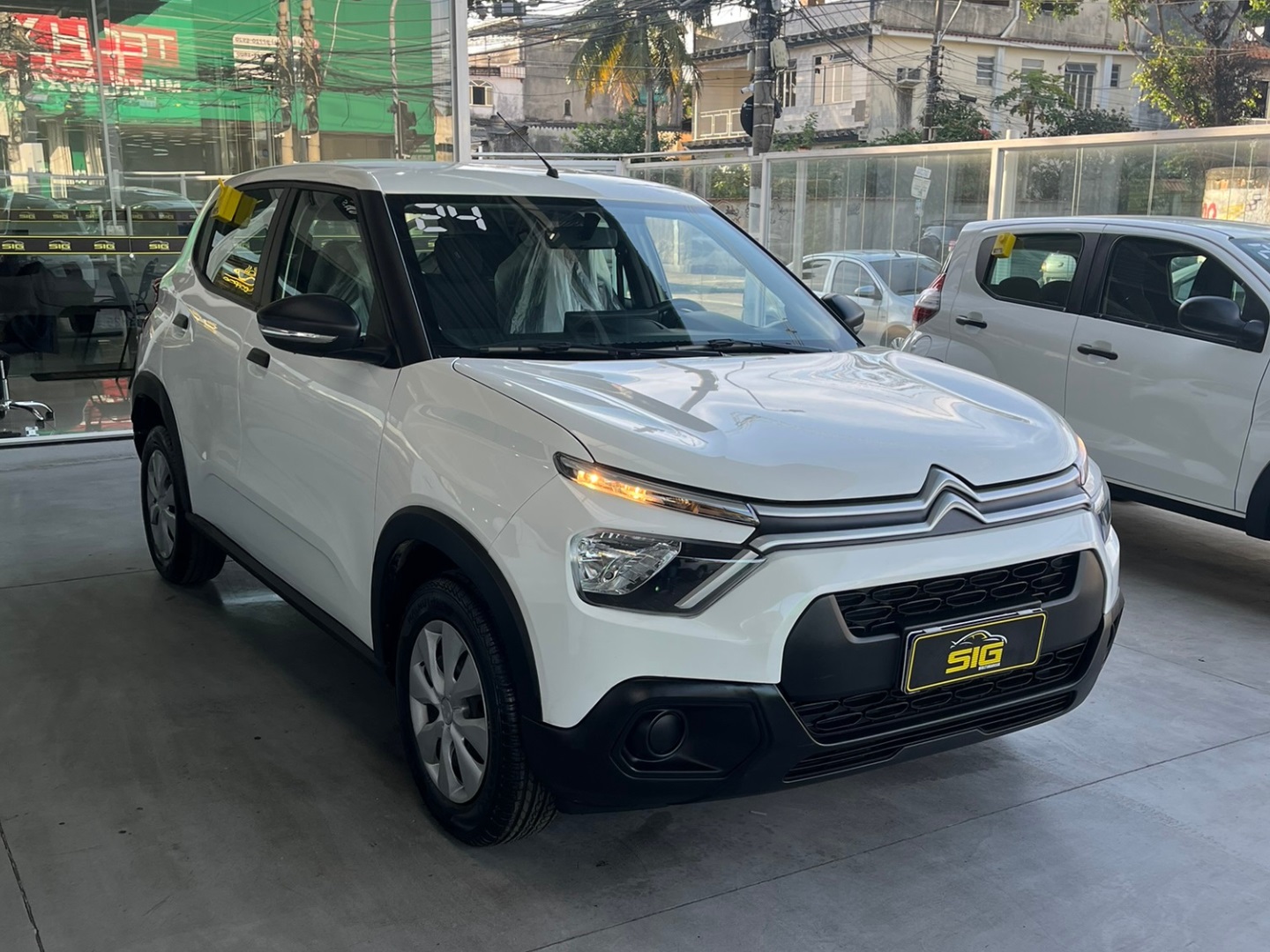 CITROEN C3 1.0 16V FLEX LIVE PACK MANUAL 2024 Branco - Miniatura 4 - SIG Multimarcas